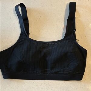 Seamless Black Sports Bra